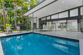 Tiino Villa with Heated Pool Clifton Beach